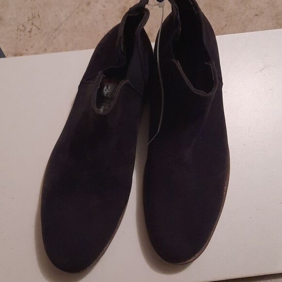Reserved footwear size 8 - Picture 1 of 3